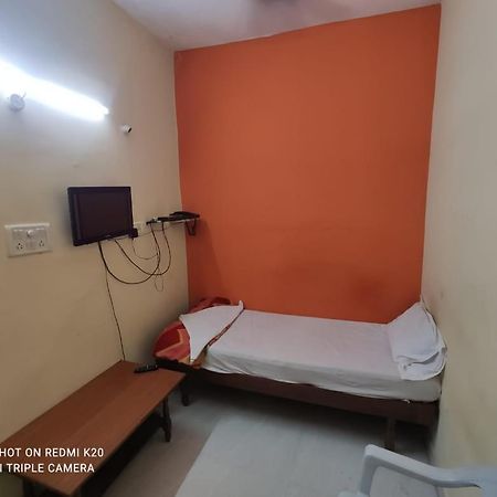 Hotel Sai Nivas Residency Hyderabad Exterior photo